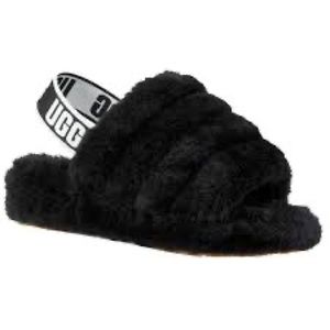 UGG Fluff Yeah Slide size 4 youth